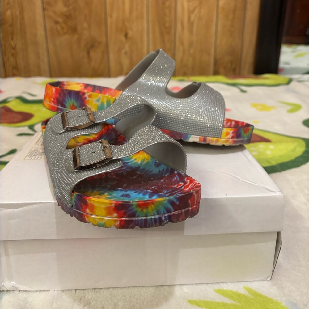 Sandals - Picture 2 of 4